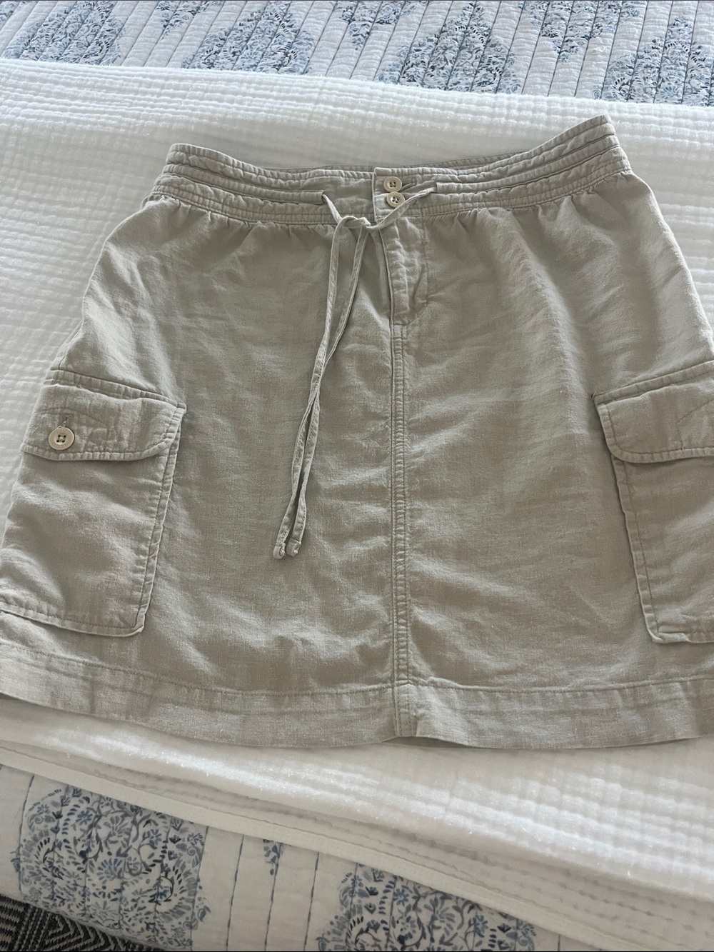 Izod oat  Elastic and tie Waist Skirt with Logo